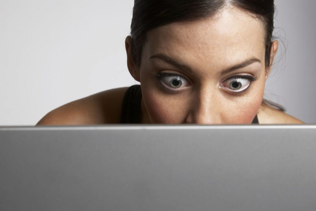 Αυτά τα λάθη κάνεις στο online profile σου